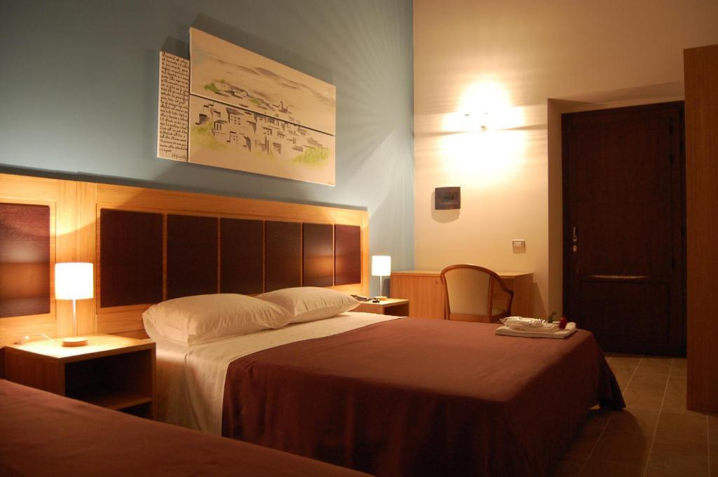 Terre Iblee Resort 끼아라몬떼굴피 객실 사진